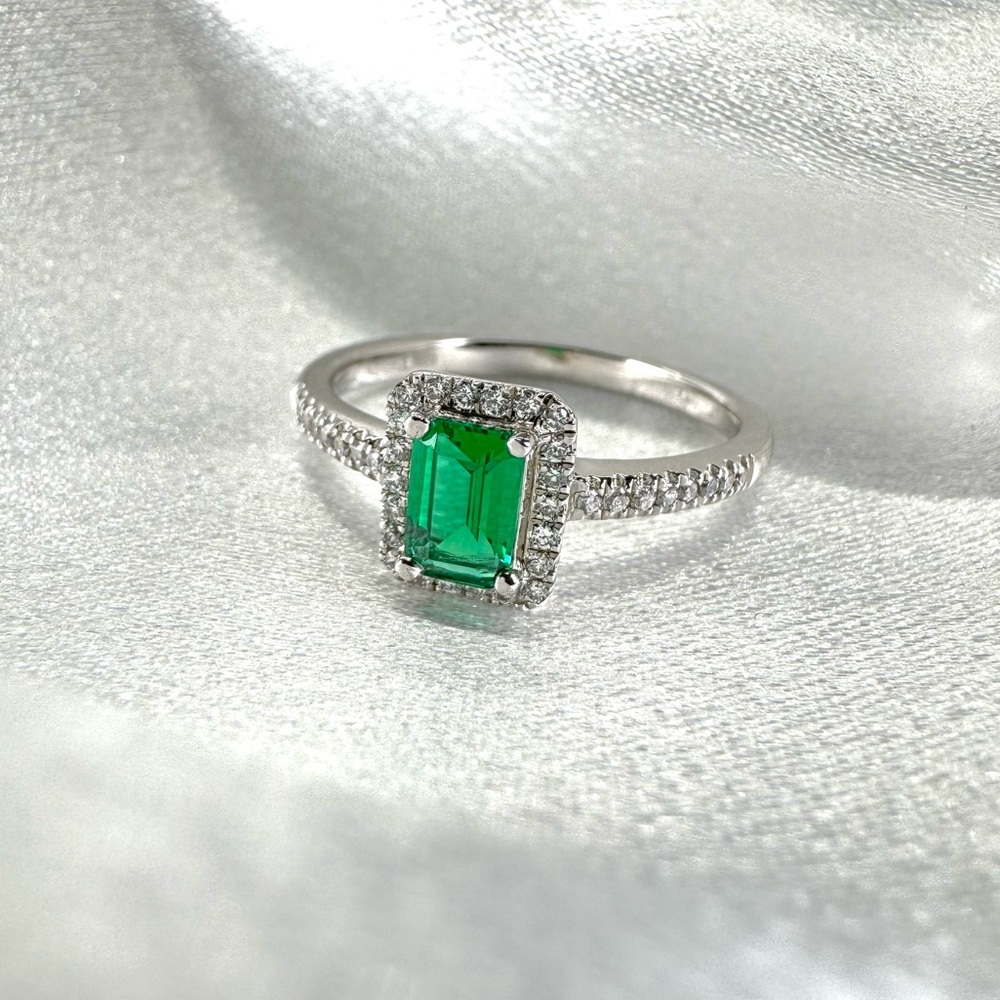 925 Sterling Silver Rhodium Plated CZ Emerald Ring Size 8 NEW